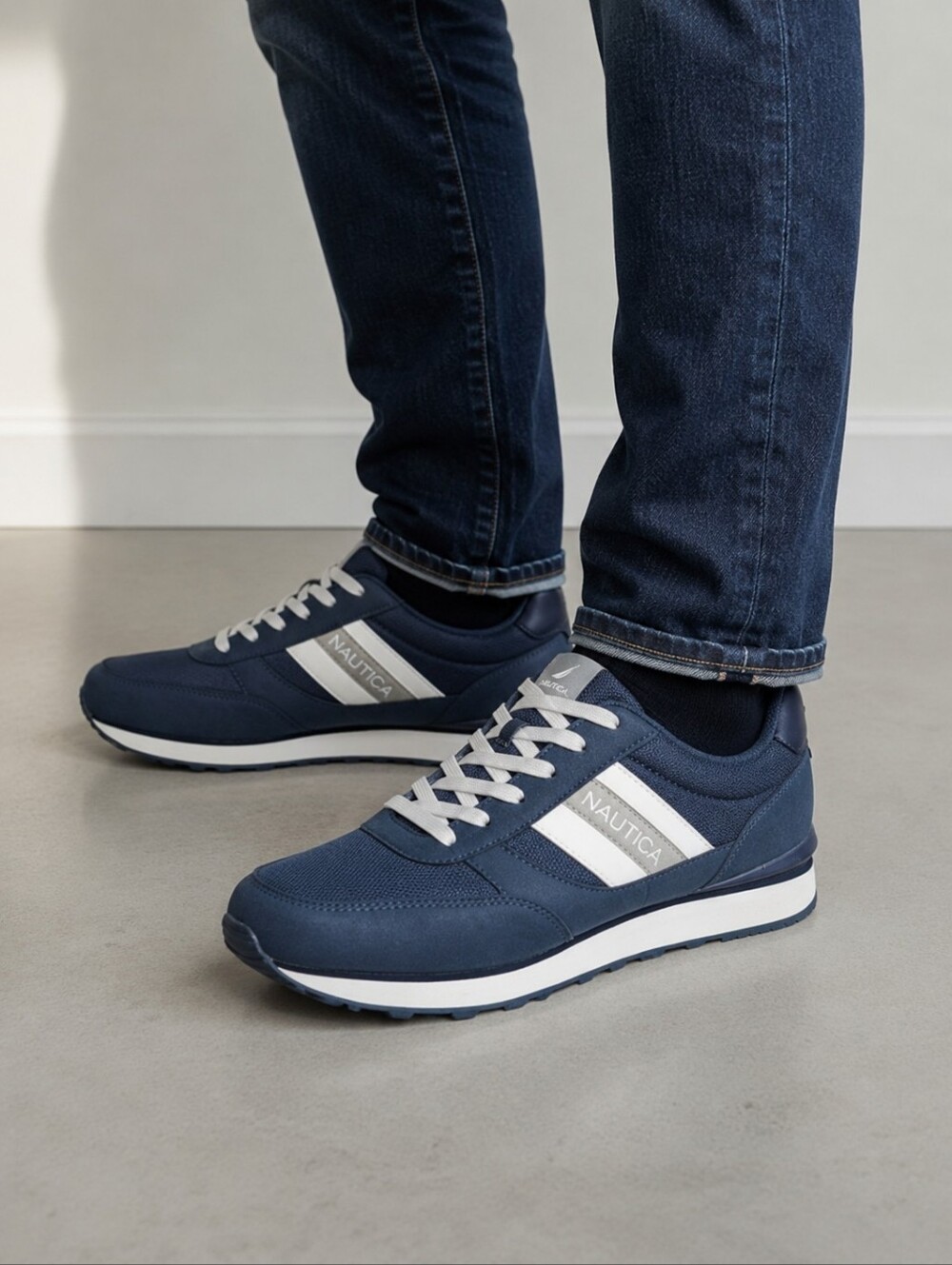 Nautica Men's Navy Blue Sneakers Size 10